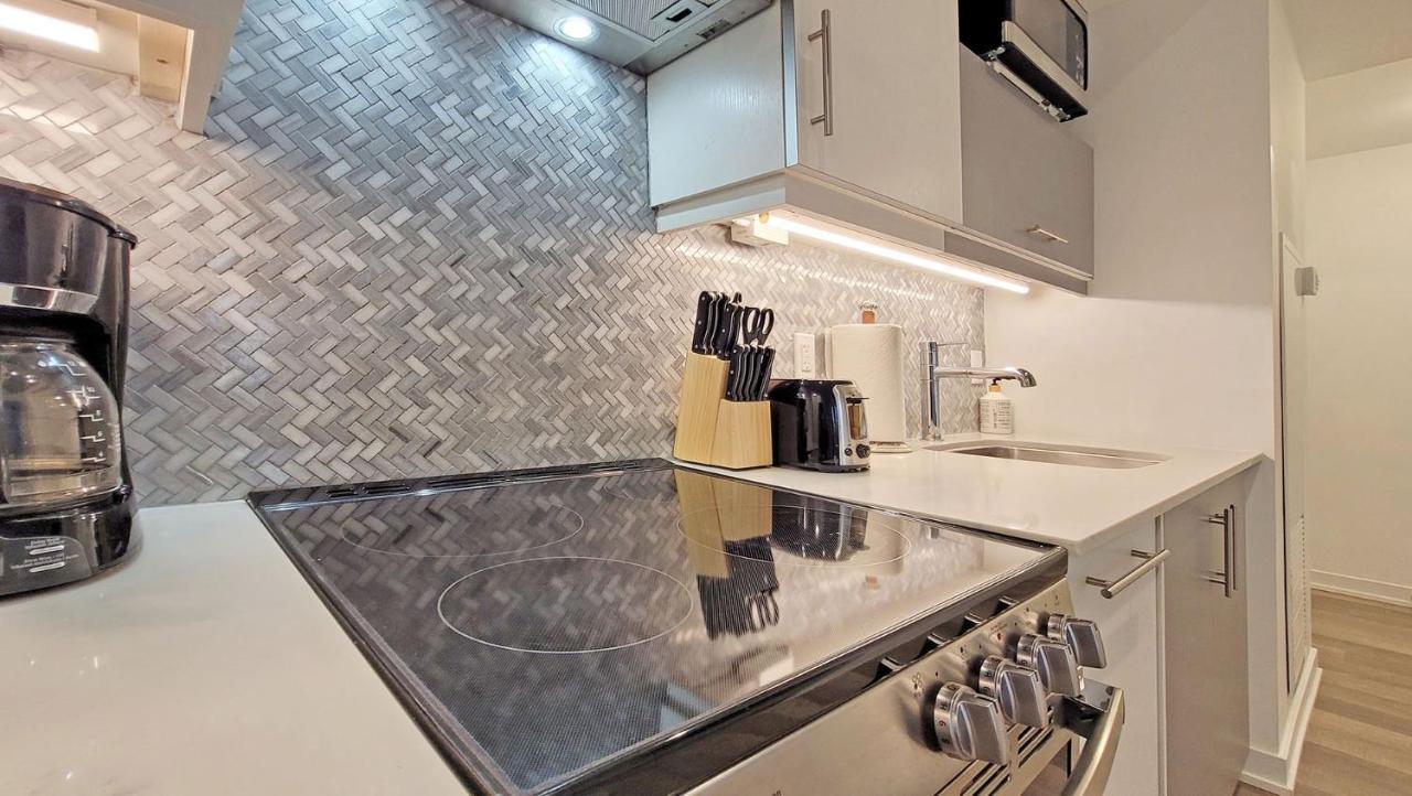 Lovely 3 Bedrooms In University Of โตรอนโต ภายนอก รูปภาพ