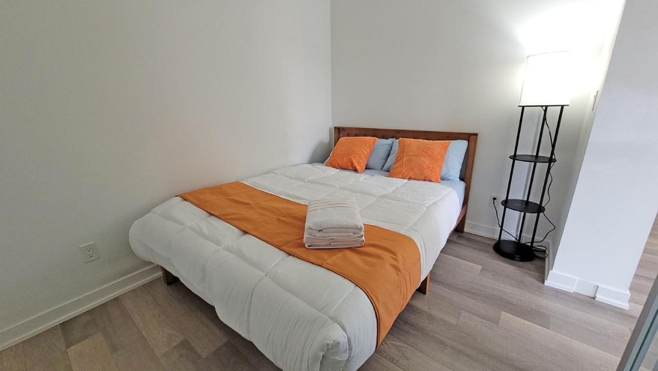 Lovely 3 Bedrooms In University Of โตรอนโต ภายนอก รูปภาพ
